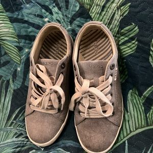 Taos Gray Sneakers
